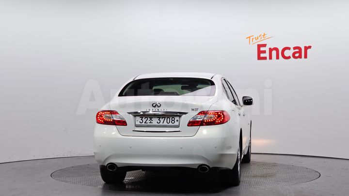 Infiniti M 2011 — 4