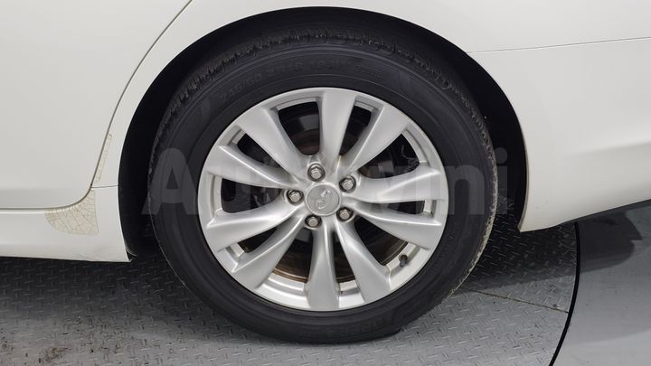 Infiniti M 2011 — 5