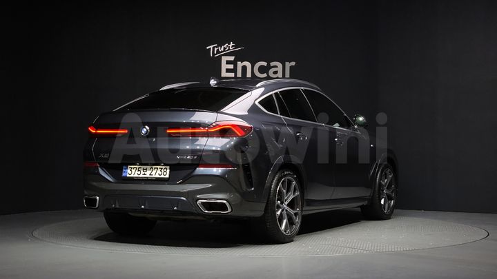 BMW X6 2021 — 2