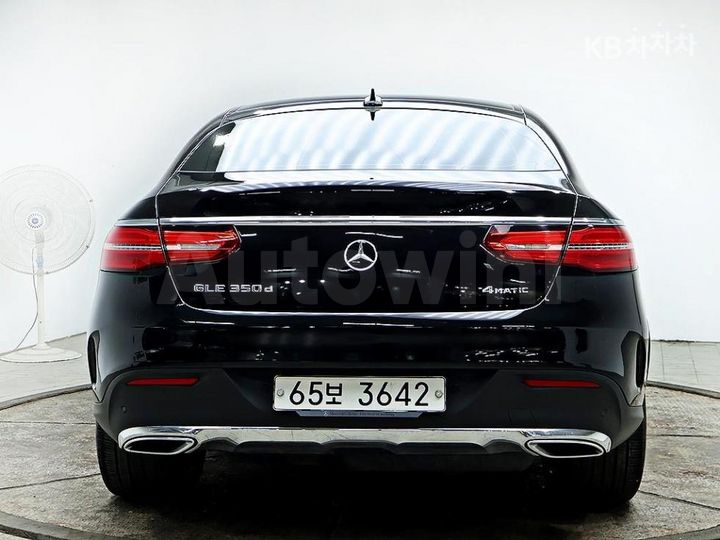 Mercedes Benz GLE Class 2017 — 3
