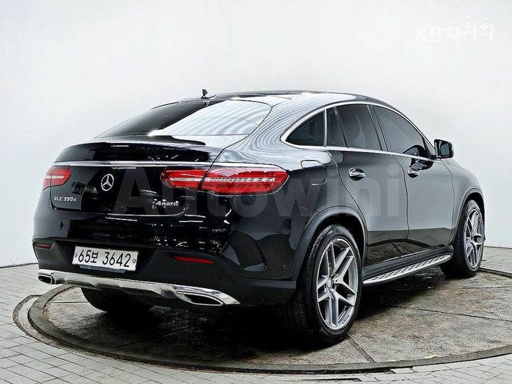 Mercedes Benz GLE Class 2017 — 4