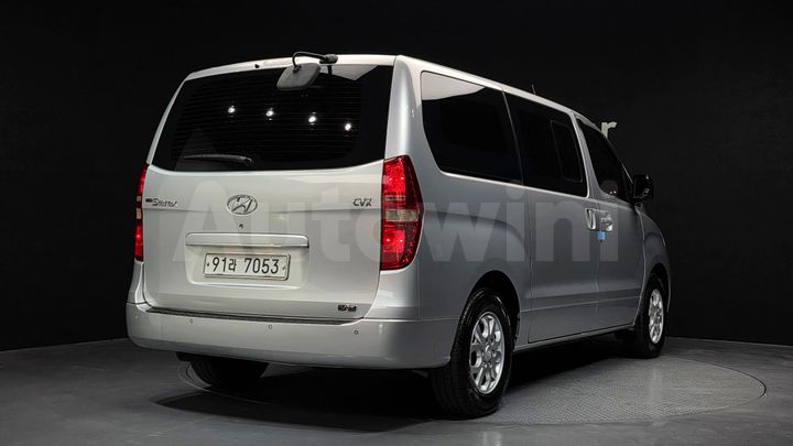 Hyundai Starex 2009 — 2