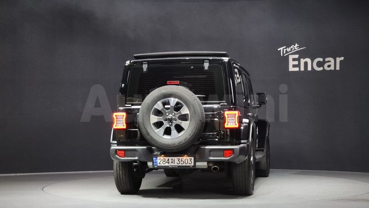Jeep Wrangler 2022 — 4