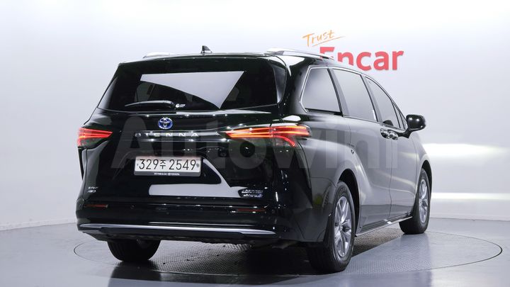 Toyota Sienna 2024 — 2
