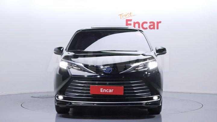Toyota Sienna 2024 — 3