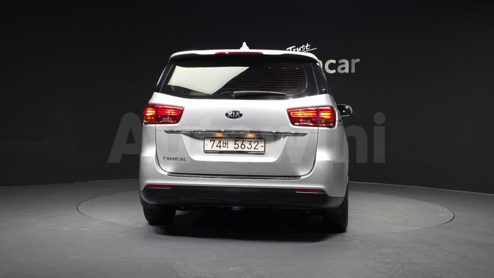 Kia Carnival 2019 — 4