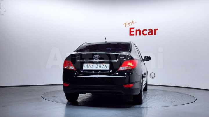 Hyundai Accent 2017 — 4