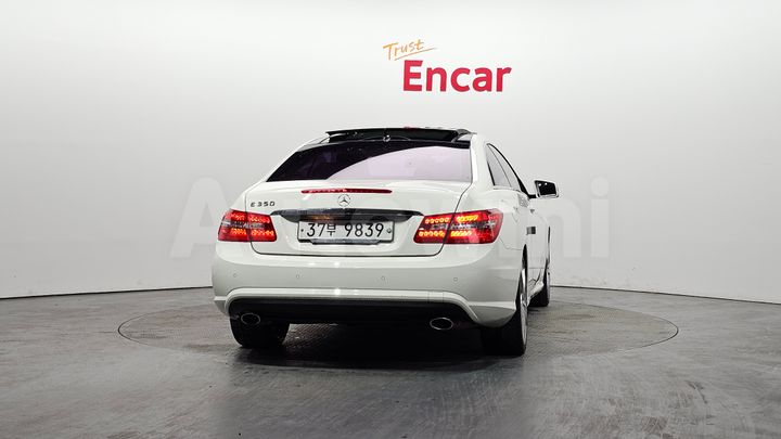 Mercedes Benz E Class 2011 — 4