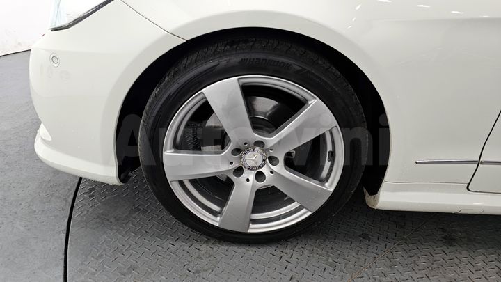 Mercedes Benz E Class 2011 — 5