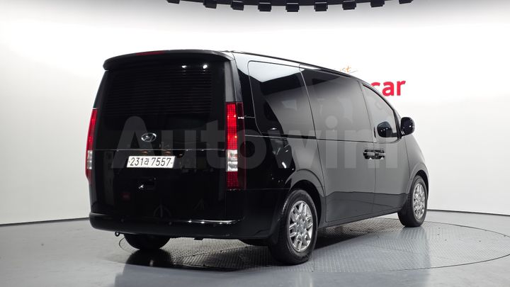 Hyundai Staria 2023 — 2