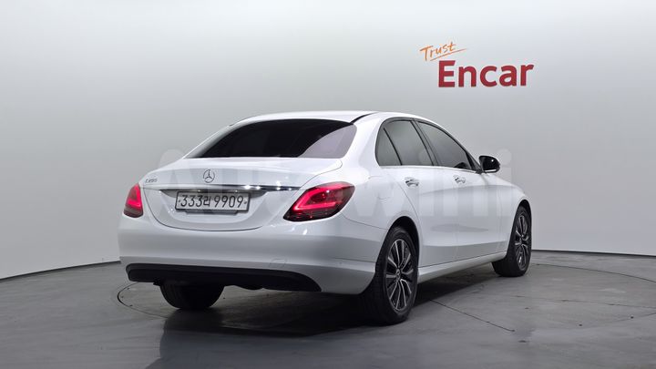 Mercedes-Benz C Class 2019 — 2