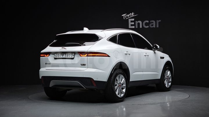 Jaguar E PACE