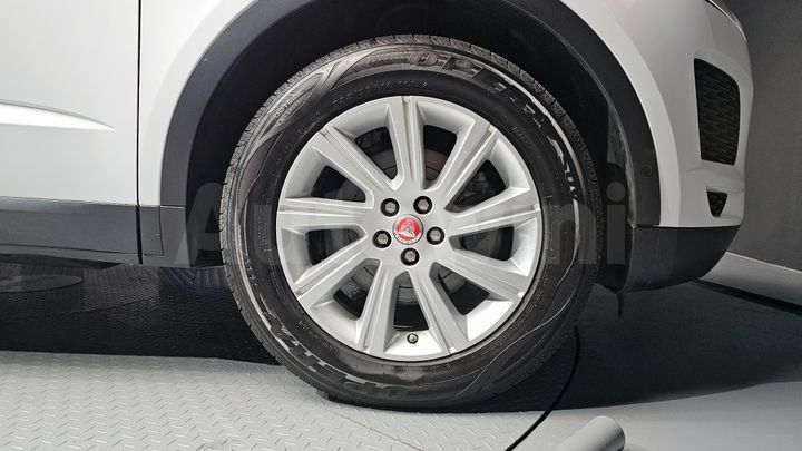 Jaguar E PACE