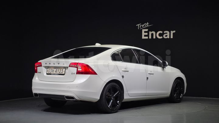 Volvo S60 2018 — 2