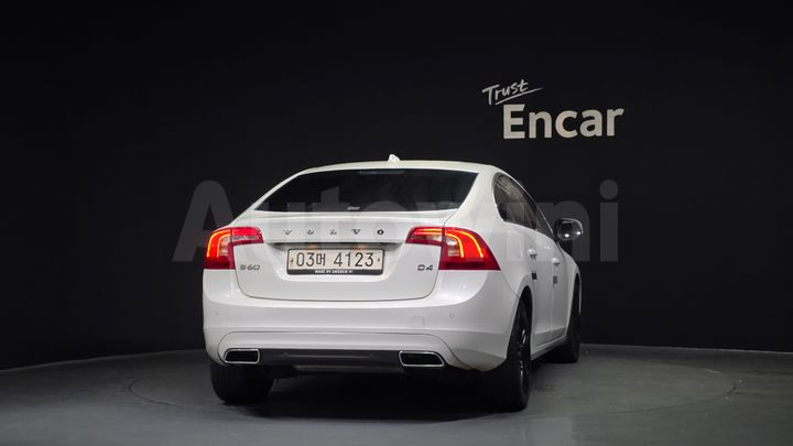 Volvo S60 2018 — 4