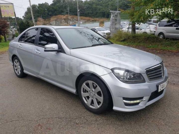 Mercedes-Benz C Class 2012 — 2