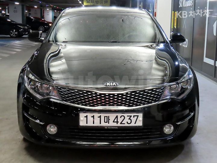 Kia K5 2017 — 2