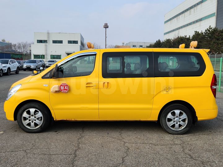 Hyundai Starex 2015 — 2