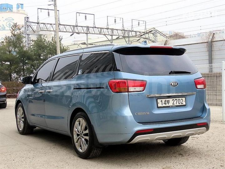 Kia Carnival 2015 — 3