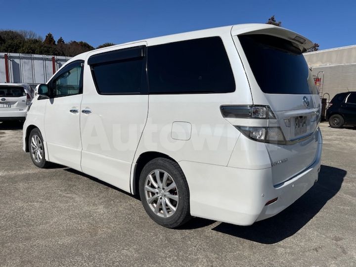 Toyota Vellfire 2009 — 2