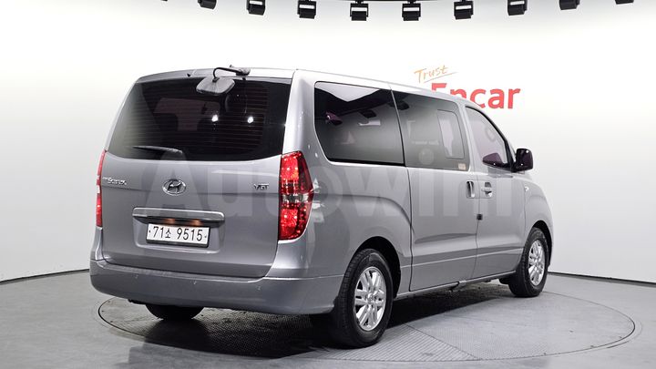 Hyundai Starex 2016 — 2