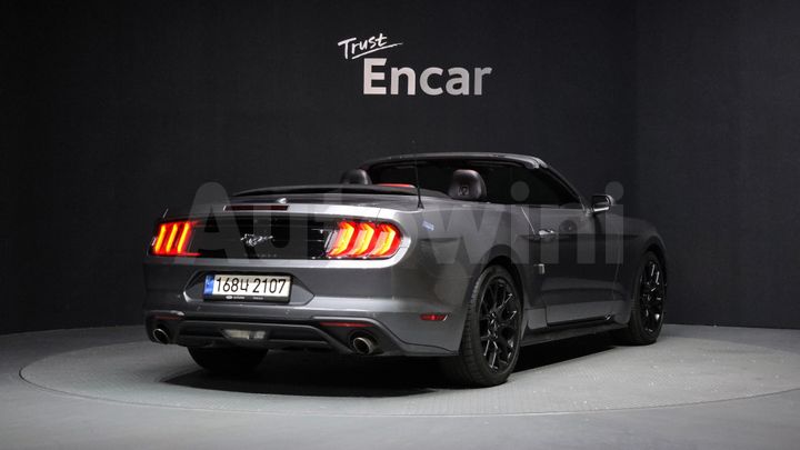 Ford Mustang 2021 — 2