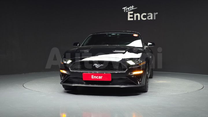 Ford Mustang 2022 — 3