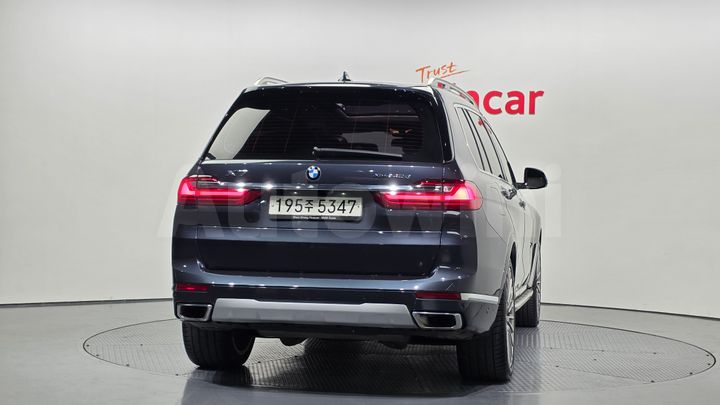 BMW X7 2021 — 4