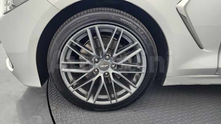 Genesis G70 2018 — 4