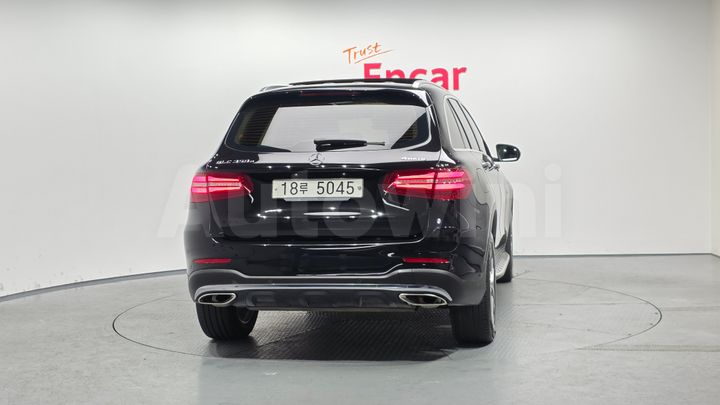 Mercedes Benz GLC Class 2019 — 4