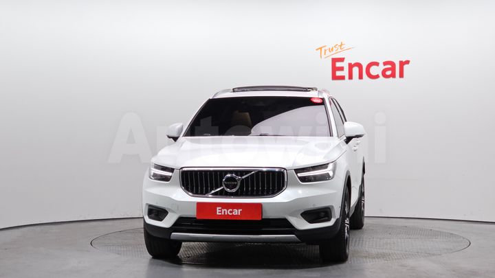 Volvo XC40 2022 — 3