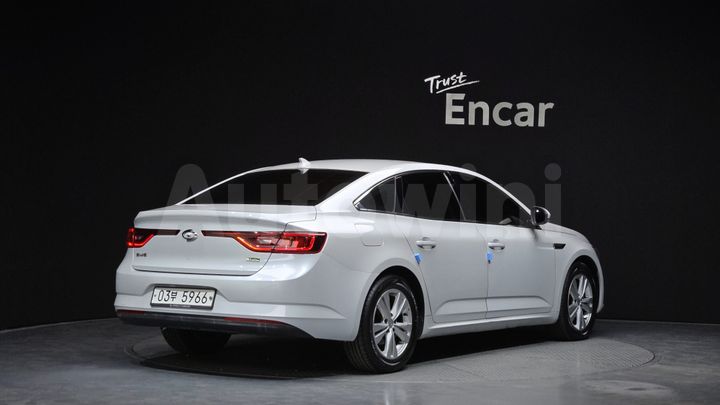Renault SM6