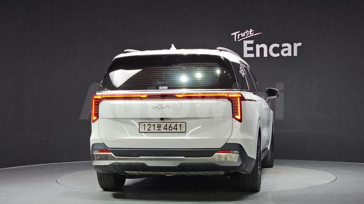 Kia Carnival 2025 — 4