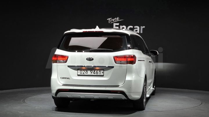 Kia Carnival 2015 — 4