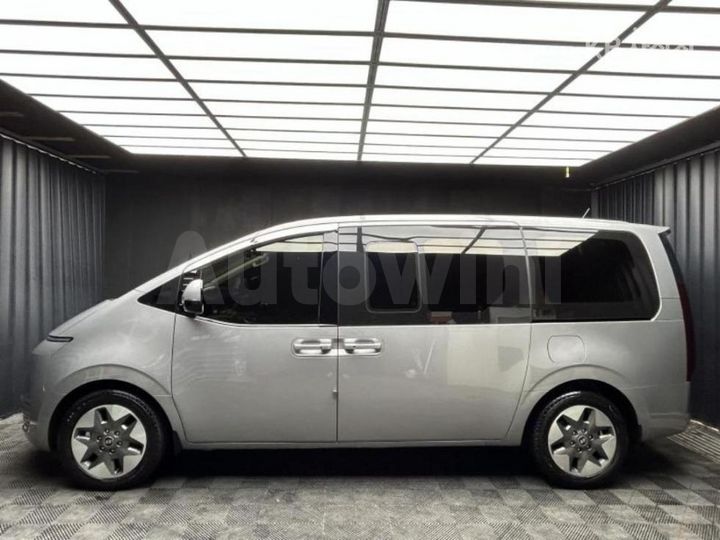 Hyundai Staria 2025 — 4