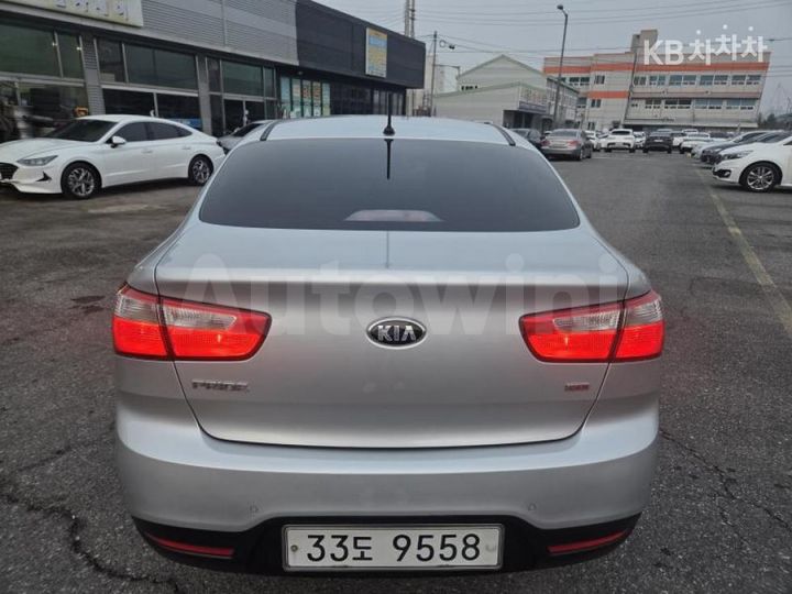 Kia Pride 2013 — 4