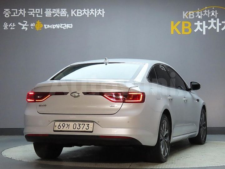 Renault SM6