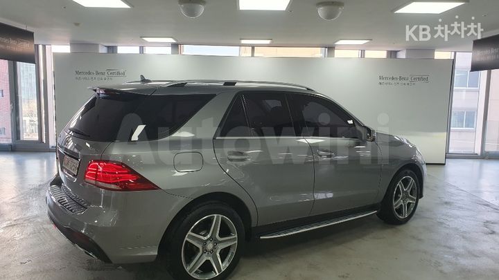 Mercedes Benz GLE Class 2016 — 4
