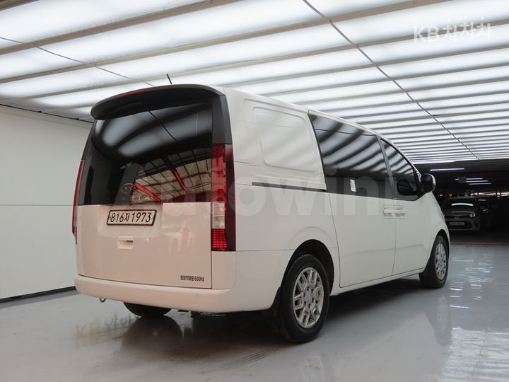 Hyundai Staria 2022 — 4