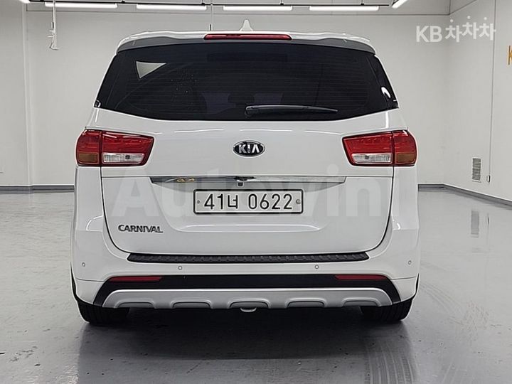Kia Carnival 2017 — 3