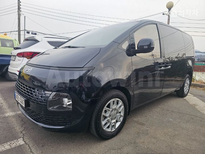 Hyundai Staria