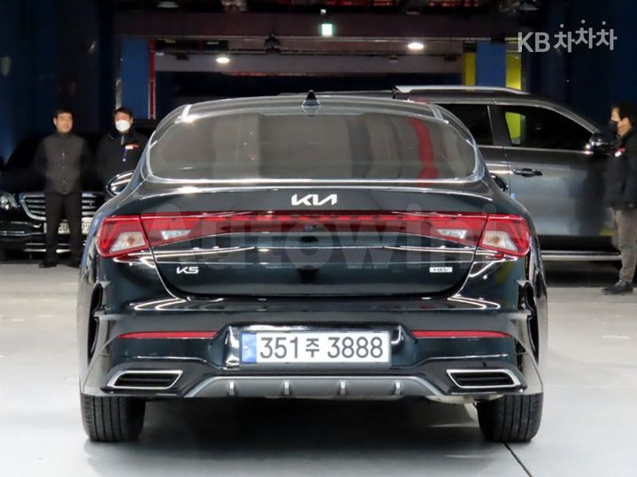 Kia K5 2023 — 3