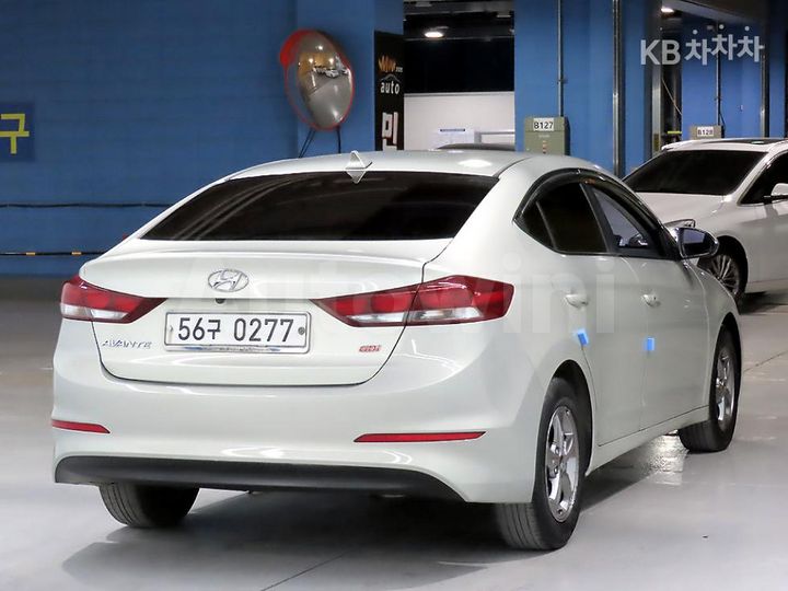 Hyundai Avante 2017 — 4