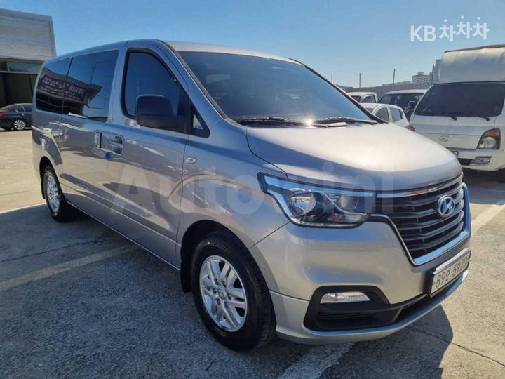 Hyundai Starex
