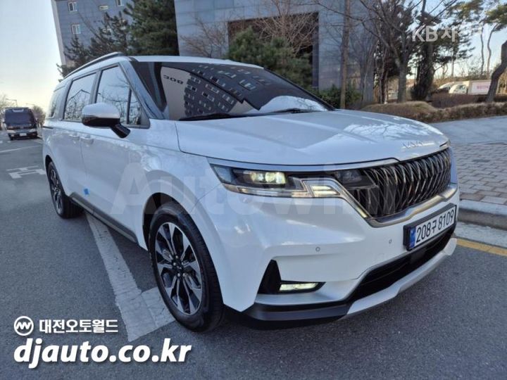 Kia Carnival 2023 — 3