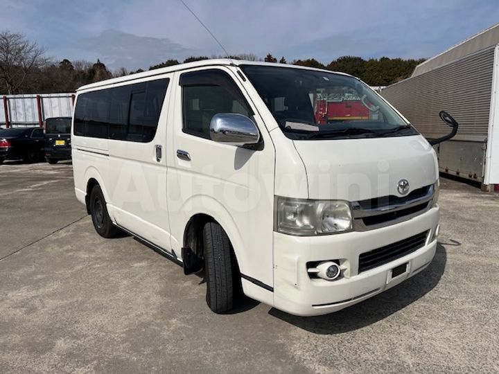 Toyota Hiace 2010 — 3
