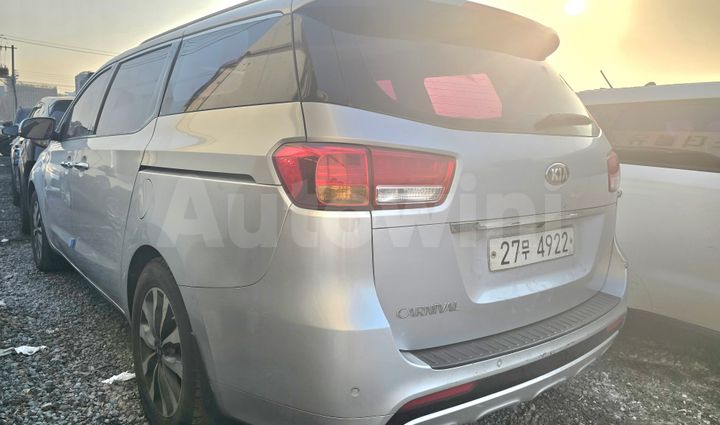 Kia Carnival 2015 — 4