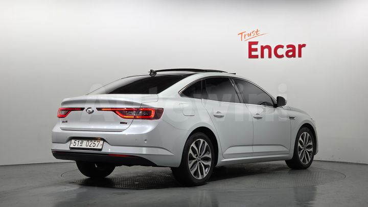 Renault SM6 2016 — 2