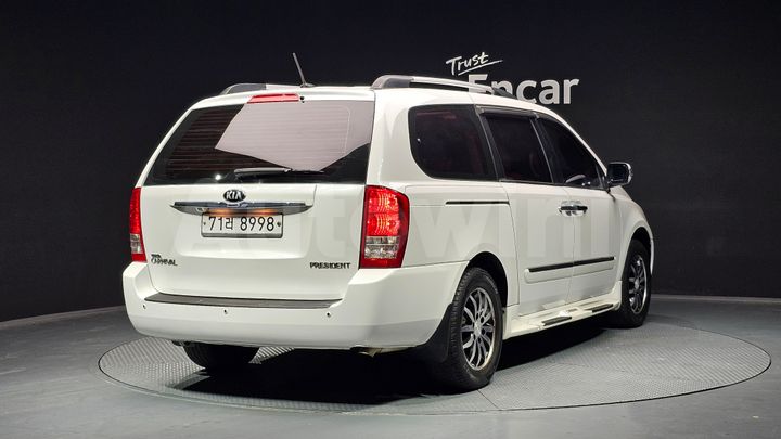 Kia Carnival 2013 — 2