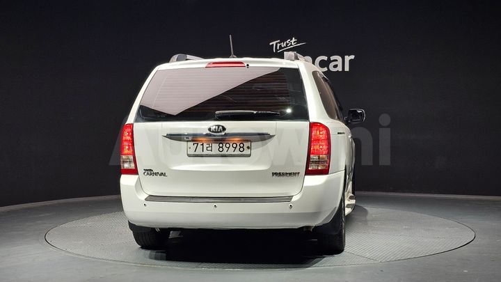 Kia Carnival 2013 — 4